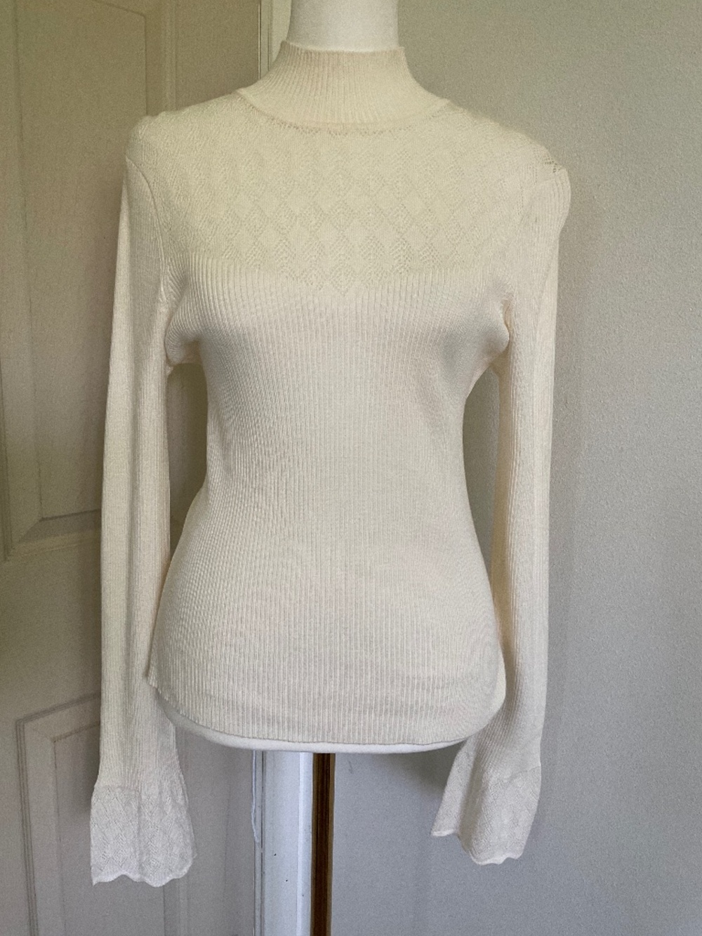 Long sleeve sweater top